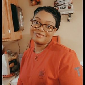 Meet your Posher, Cynthia